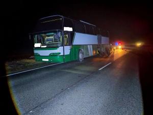 В Зимовниковском районе у автобуса при движении отлетело колесо