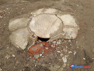 Жители Волгодонска пожаловались на разрушающийся люк