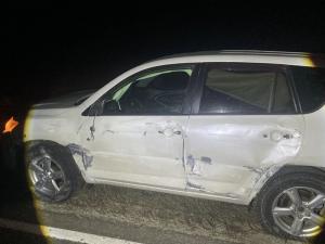 В Зимовниковском районе водитель фуры врезался в иномарку и скрылся