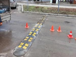 В Волгодонске на улице Ленина обустроили «лежачего полицейского»