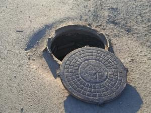 Жители Волгодонска пожаловались на открытый люк