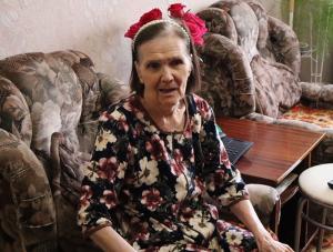 В Волгодонске труженица тыла Зинаида Андреичева отметила свое 95-летие