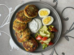 Повар из Волгодонска рассказала, как приготовить кукурузно-сырные оладьи