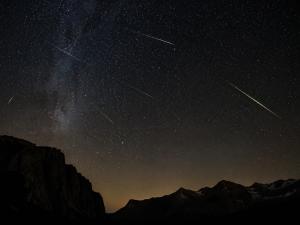 Жители Волгодонска смогут увидеть яркий метеорный поток Лириды