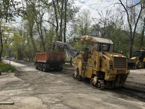Волгодонцев просят не парковать автомобили вдоль переулка Пушкина