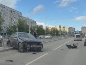 Водитель иномарки протаранил ограждение у «Мирного атома» в Волгодонске