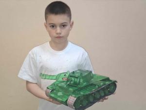 Областное жюри по достоинству оценило модели военной техники волгодонцев